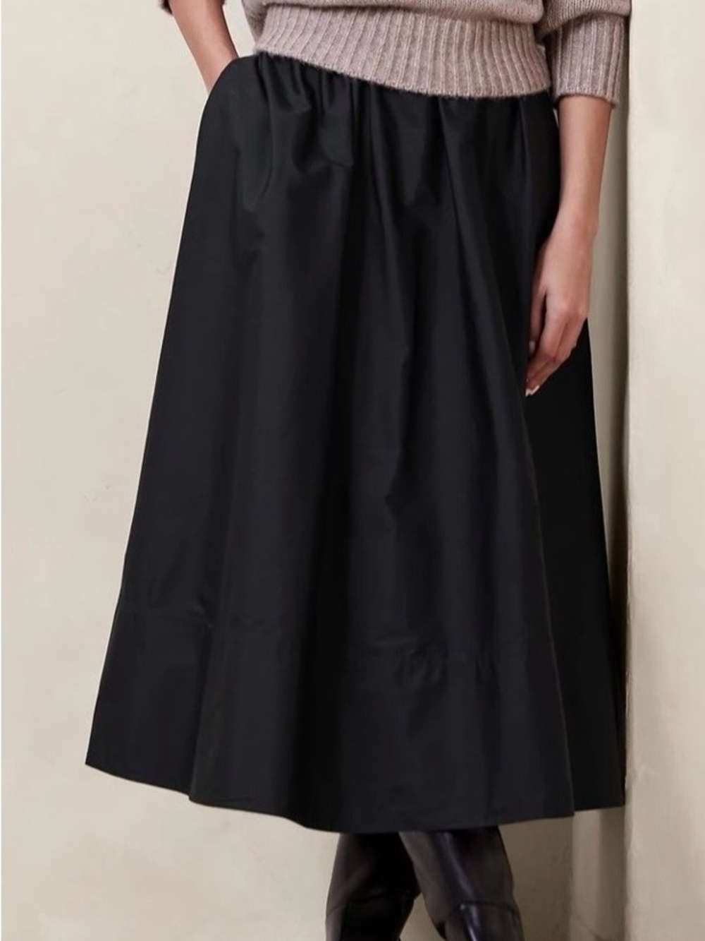 Plus Size Women’s XXL/24 bundle. Shacket, two skirts and a pair of shorts.